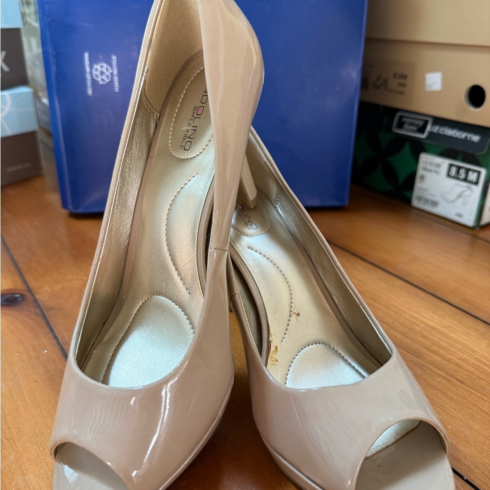 Bandolino Women's Nude Peep Toe Heels